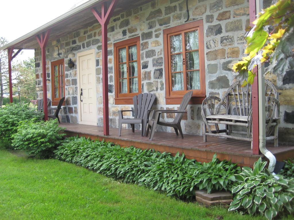 Eden Sur Terre Acomodação com café da manhã Marieville Exterior foto